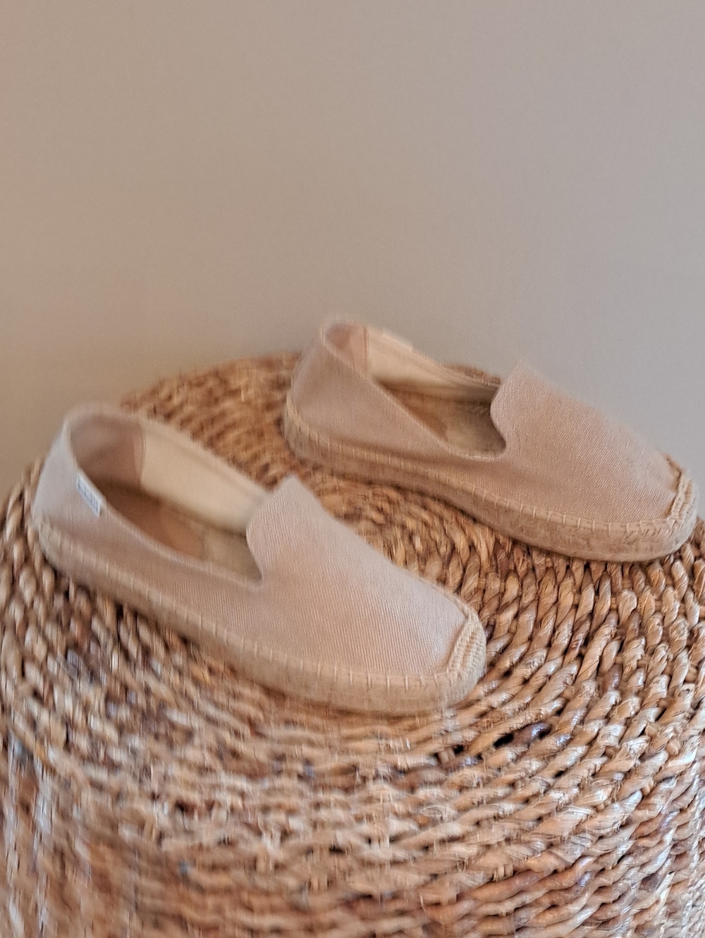 Soludos Womens Classic Beige Canvas Slip-On Vacation Espadrille Loafers 5.5